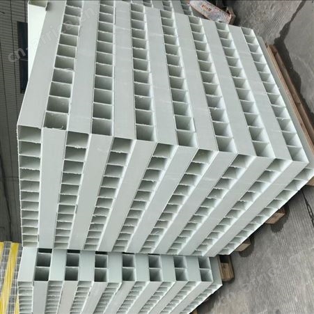 100*100*3mm 玻璃纤维/玻璃钢方管