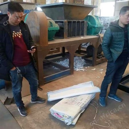 管材塑料撕碎机 油漆桶彩钢瓦撕碎机 垃圾站回收站撕碎机