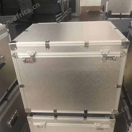 定做运输防震道具箱 舞台灯音响机柜 设备工具箱 舞台灯光仪器航空箱