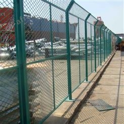 厂家现货热卖护栏铁丝网 公路边防护铁丝网 果园围栏铁丝网价格 送货上门