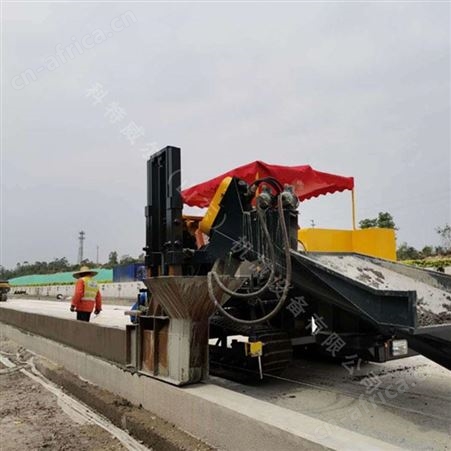 现货细石混凝土路缘石滑模机科特威尔机械 生产遥控操作路肩石滑模机加工定制